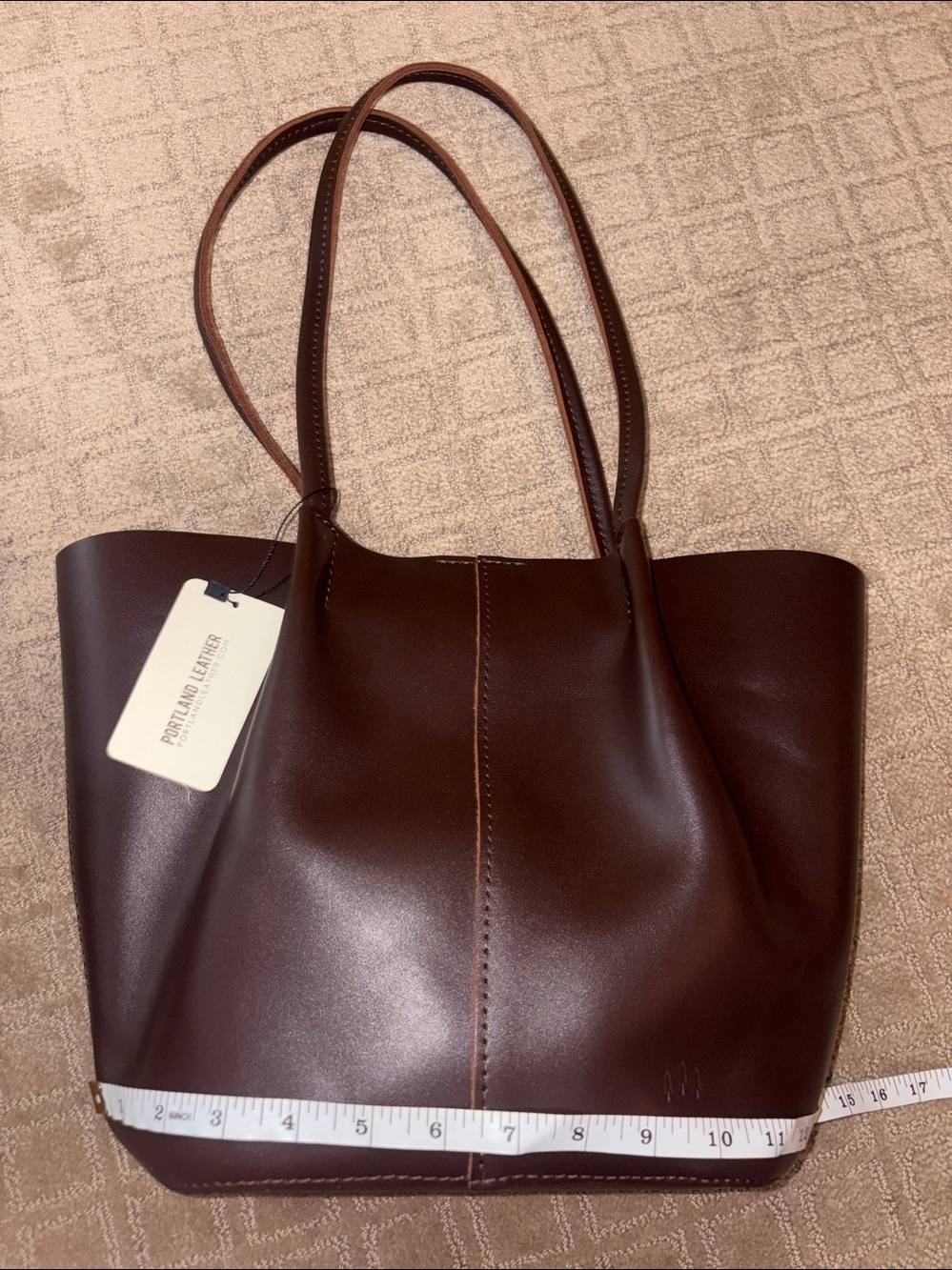 Portland Leather Goods Devan Bucket Tote large in Grizzly - Picture 3 of 9